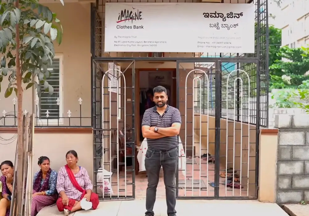 Bengaluru Friends’ Unique Bank Sells Clothes for Just ₹1